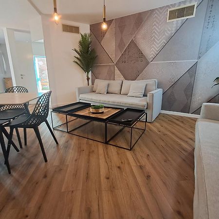 Yalarent Afarsemon Apartments With Pool - For Families & Couples エイラート エクステリア 写真