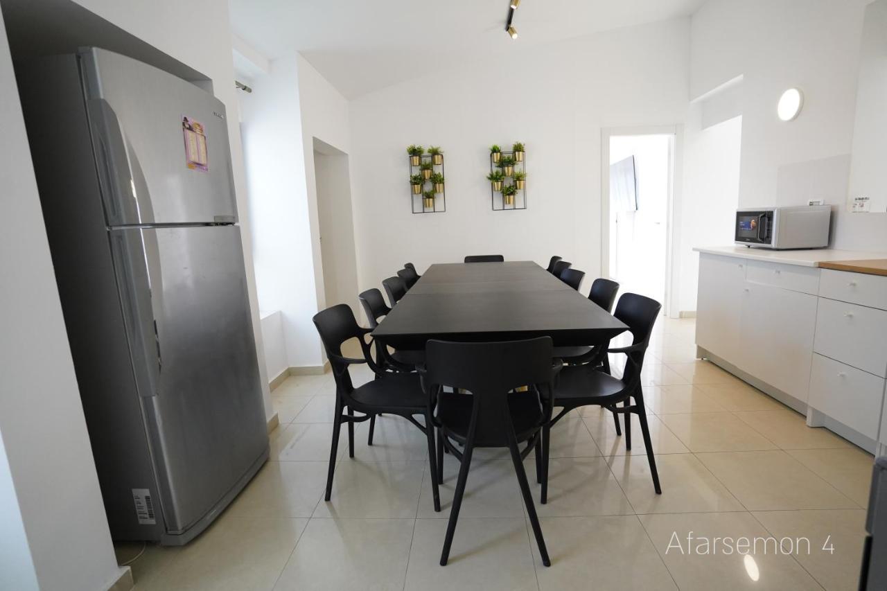 Yalarent Afarsemon Apartments With Pool - For Families & Couples エイラート エクステリア 写真