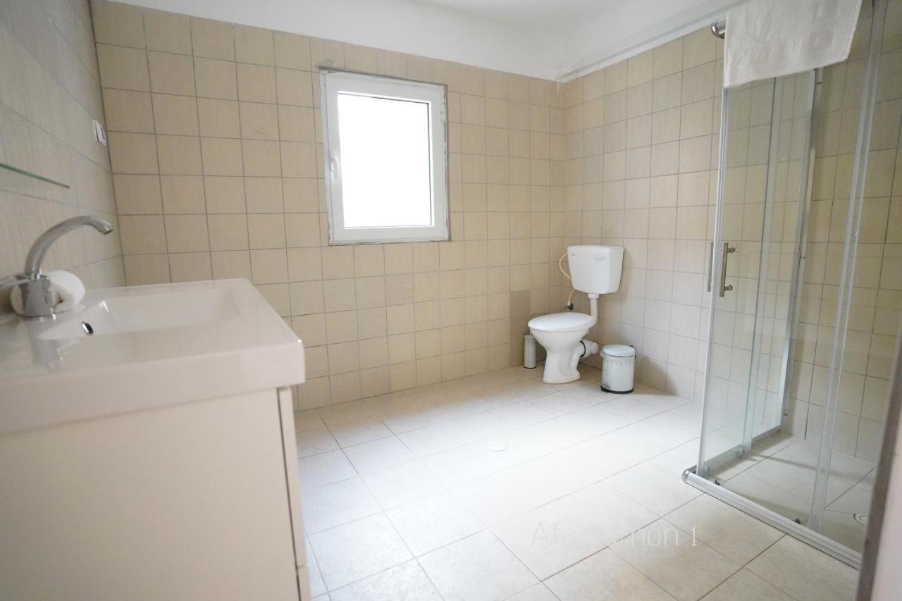 Yalarent Afarsemon Apartments With Pool - For Families & Couples エイラート エクステリア 写真