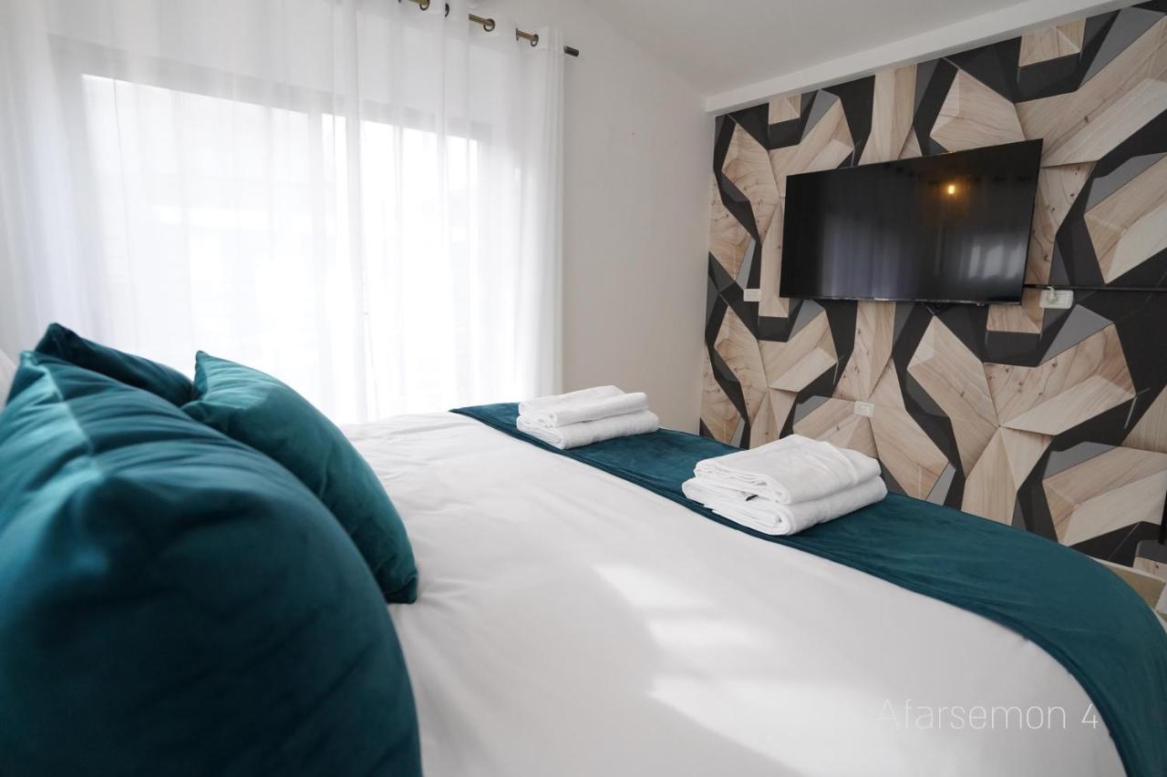 Yalarent Afarsemon Apartments With Pool - For Families & Couples エイラート エクステリア 写真