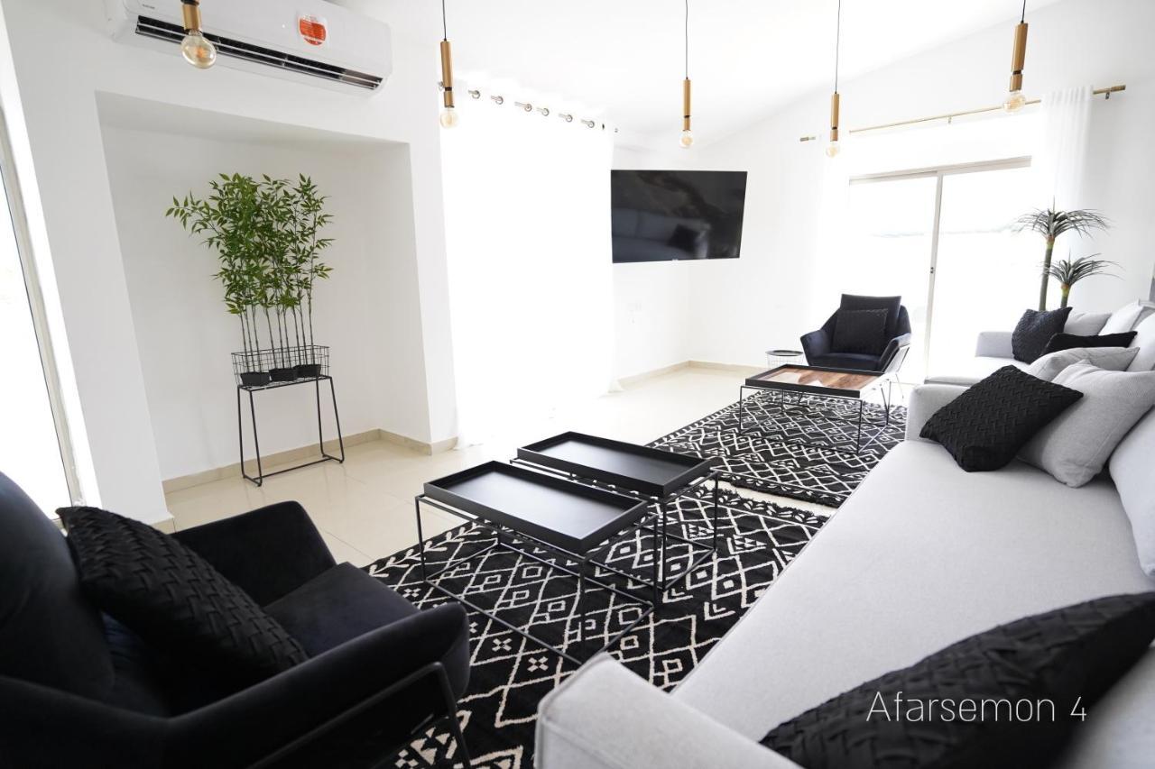 Yalarent Afarsemon Apartments With Pool - For Families & Couples エイラート エクステリア 写真