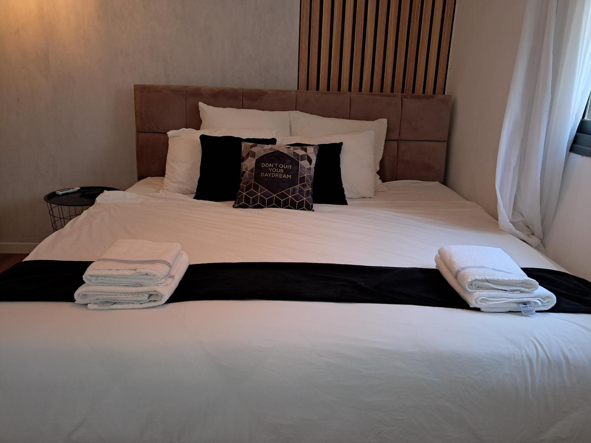Yalarent Afarsemon Apartments With Pool - For Families & Couples エイラート エクステリア 写真