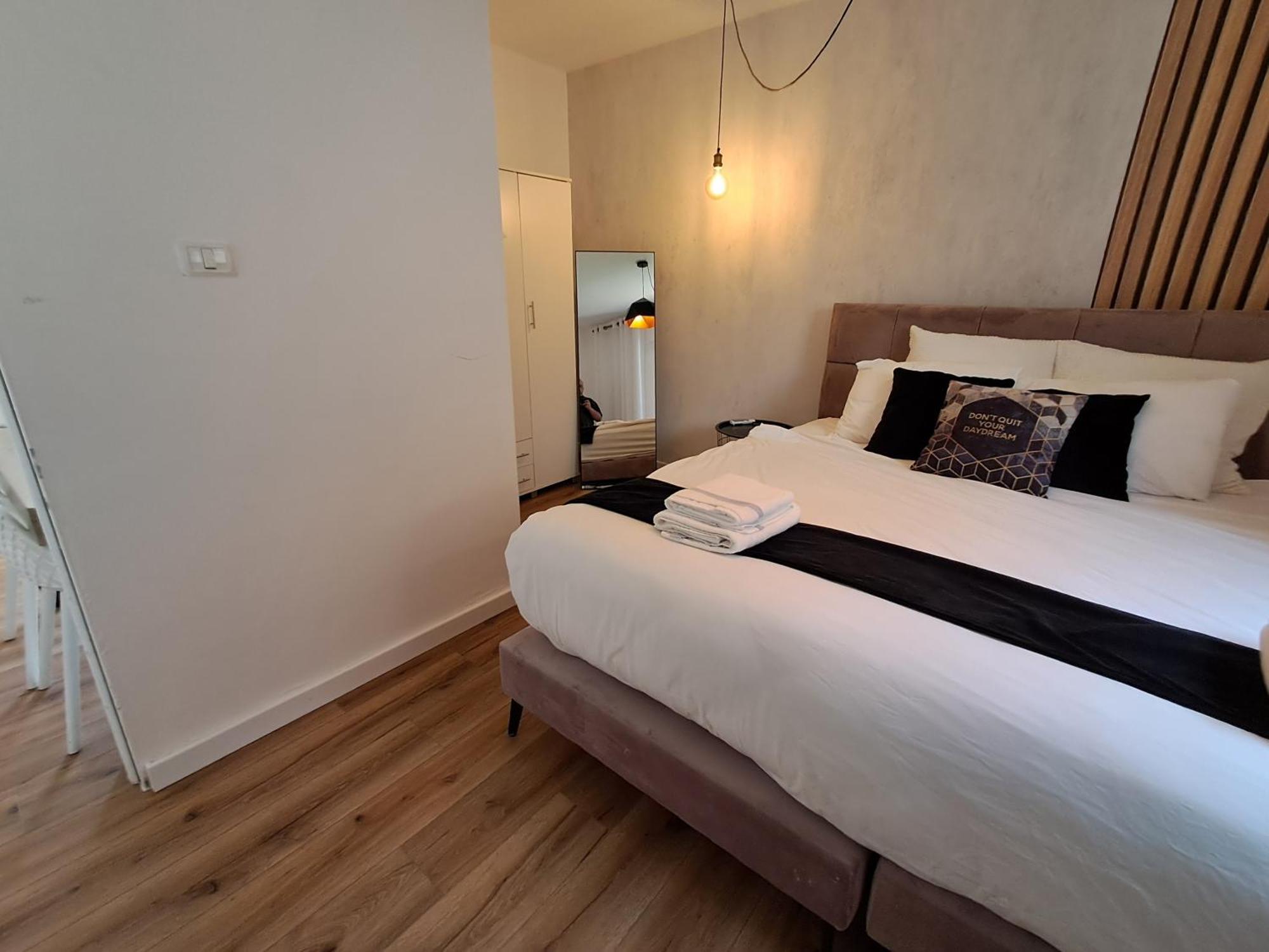 Yalarent Afarsemon Apartments With Pool - For Families & Couples エイラート エクステリア 写真