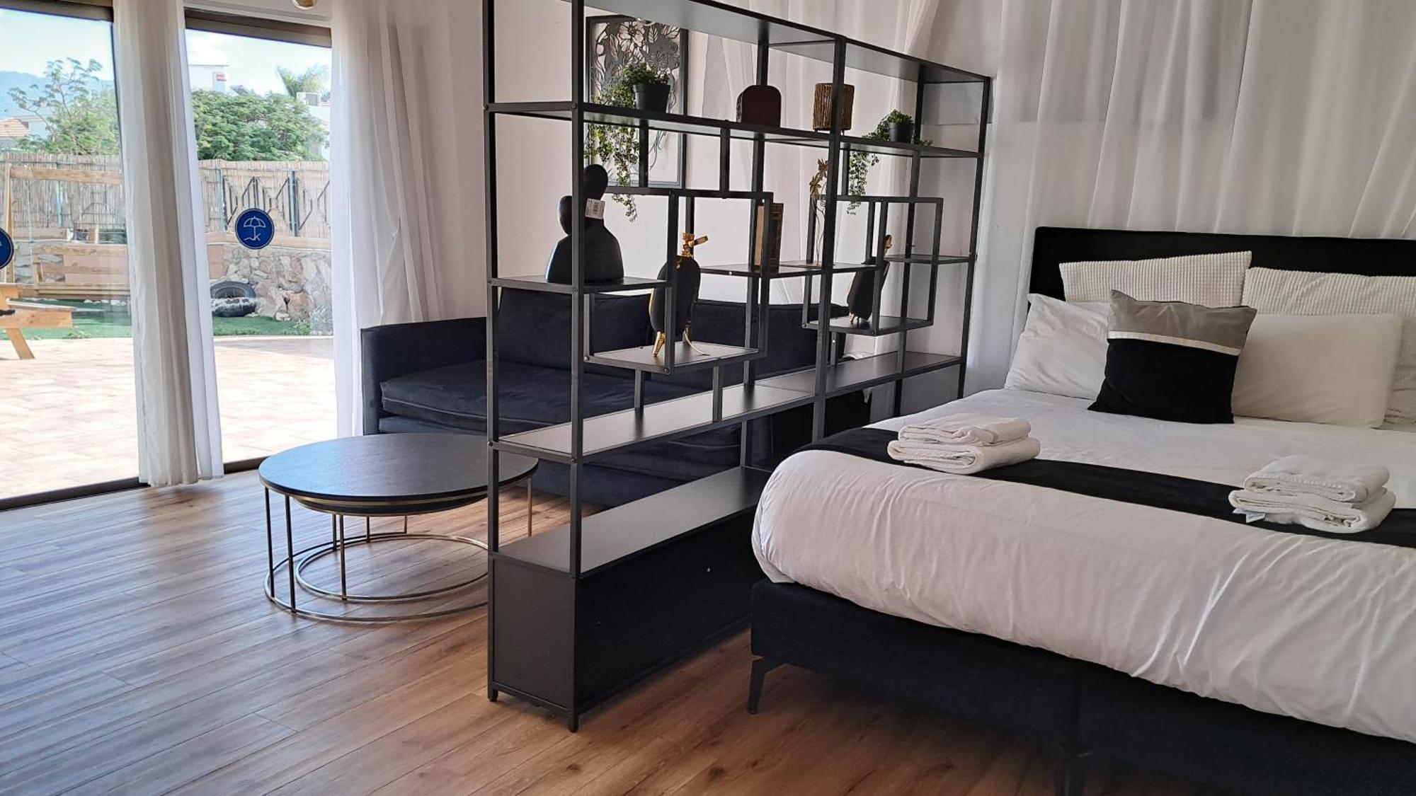 Yalarent Afarsemon Apartments With Pool - For Families & Couples エイラート エクステリア 写真